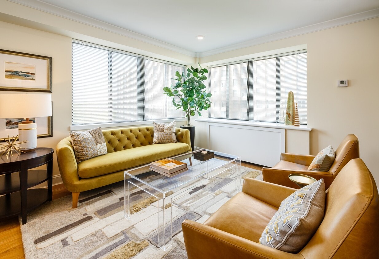 Floor Plan - 2 Bed/2 Bath with Dining Area