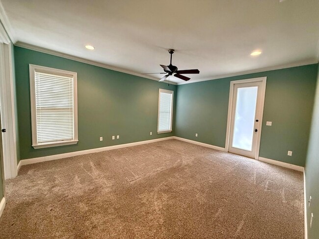 Photo - 70 Jakes Way