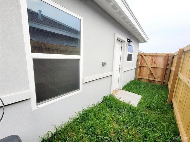 Photo - 1805 E Davenport St Unit 1