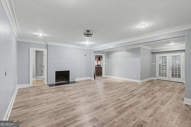Photo - 269 W Hermitage Rd NE