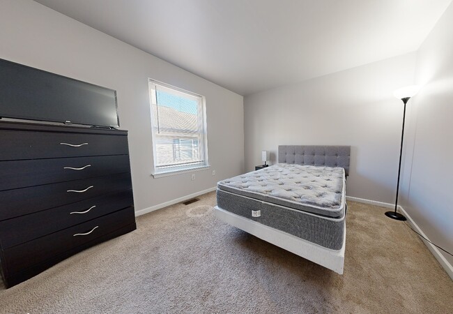 Standard Room - 401 Lightstreet