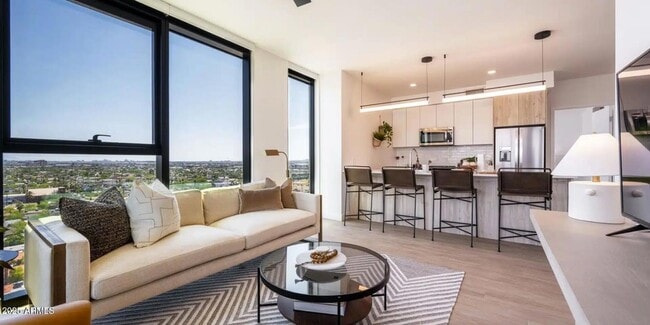 Photo - 817 N 6th St Unit B2