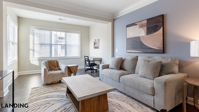 Building Photo - 3000 Daventry Cir Unit 11209