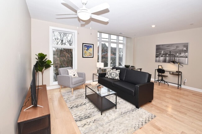 Building Photo - 118 W 15th St Unit SI FL3-ID1622265P