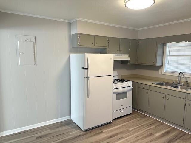 Photo - 745 20th St NE