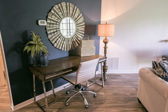 Photo - The Residence at Christopher Wren Apartments