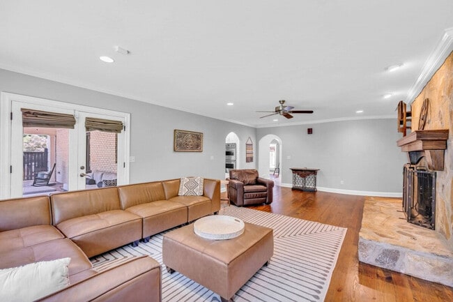 Photo - 115 Wexford Pl Unit ID1302851P