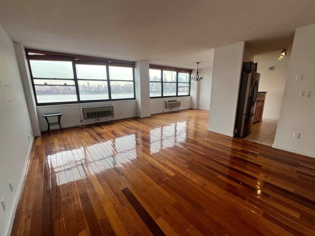 Photo - 7004 JFK Blvd E