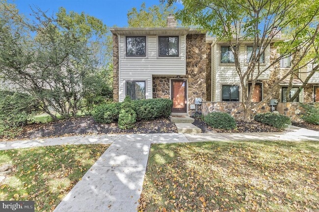 Photo - 18 Flintlock Ln