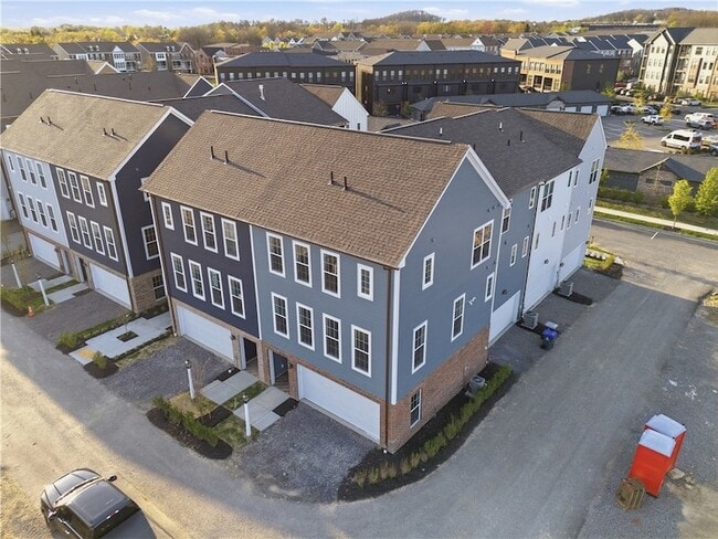 Photo - 227 Oliver Wy