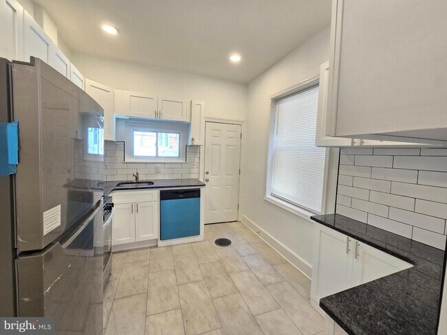 Photo - 2613 Oakford St