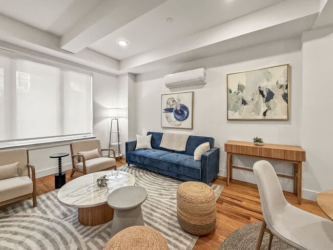 Photo - 236 W Thompson St Unit ID1055771P