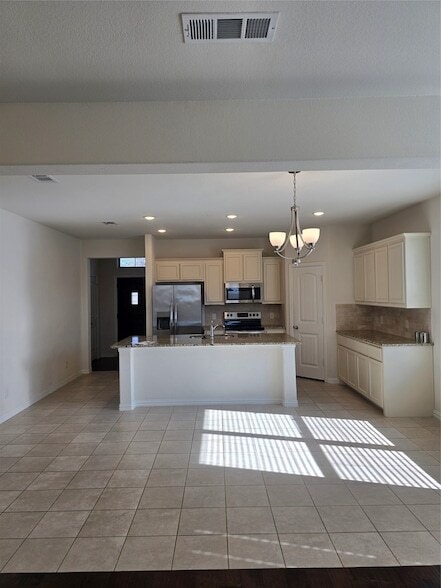 Photo - 817 Holbrook Rd