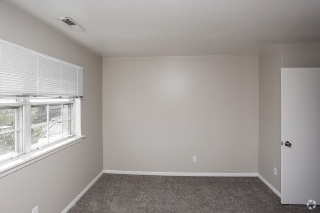 1BR, 1BA - 626 SF - Golfview Apartments