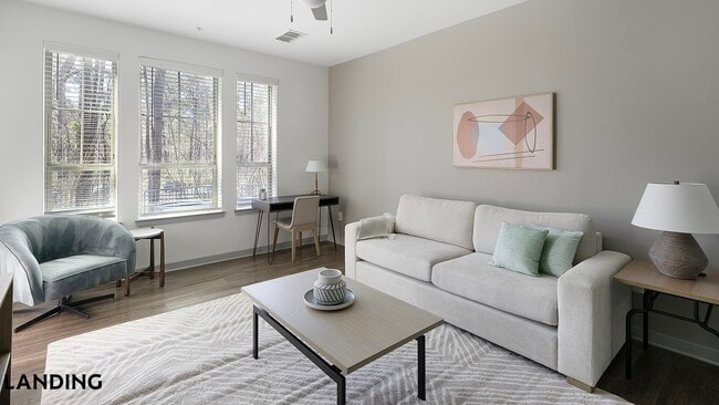 Building Photo - 100 Wildwood Ct Unit 6-611