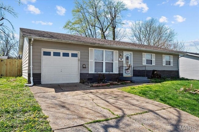 Building Photo - 807 Estate Dr