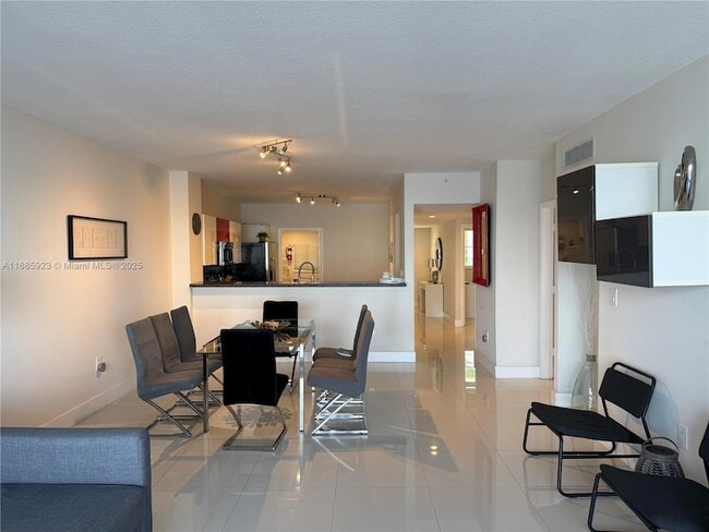 Photo - 17050 N Bay Rd Unit 406