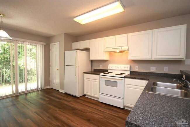 Photo - 1077 Antigua Cir