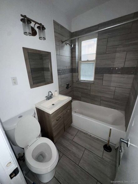 Photo - 335 Wells St Unit 7