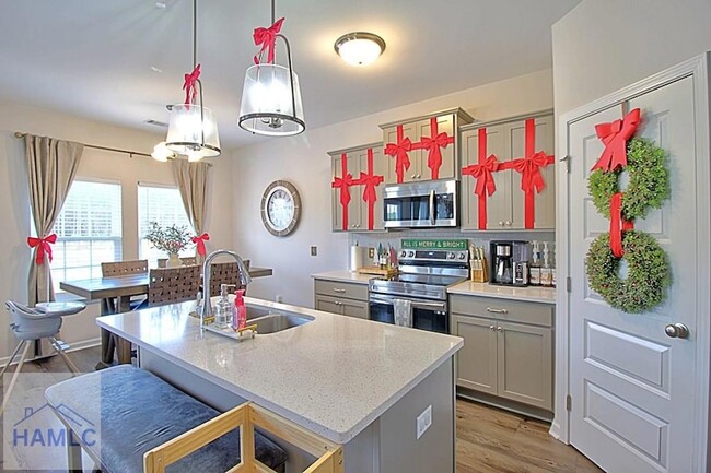 Photo - 1560 Arnall Dr