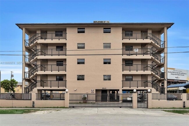 Building Photo - 3945 SW 89th Ave Unit 201