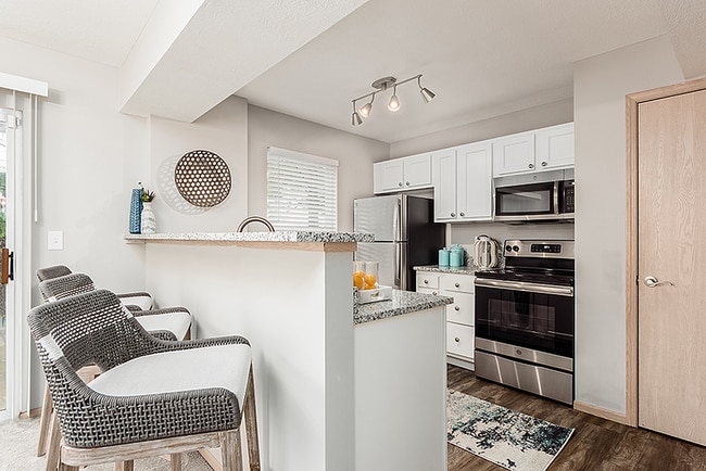 i Water_s Edge014 - Water's Edge