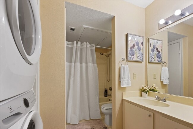 Photo - 7950 N Stadium Dr Unit 200