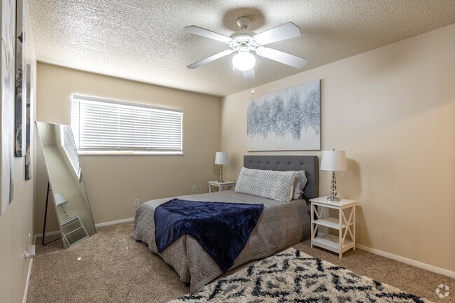 2BR, 1BA - 890SF - Main Bedroom - The Landing at Pinewood Park