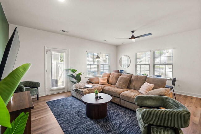 Building Photo - 8021 Brightside Dr Unit ID1284678P