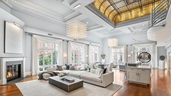 Building Photo - 313 1st St Unit 2A