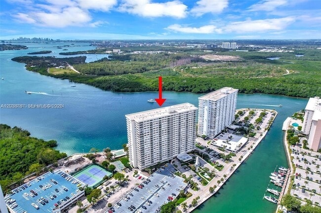 Building Photo - 300 Bayview Dr Unit 1711