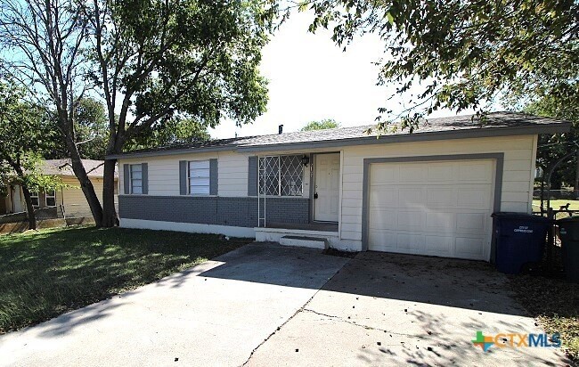 Building Photo - 2107 Brantley Ave