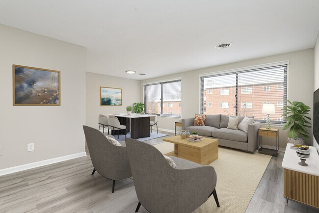 Photo - Cortland on Adams