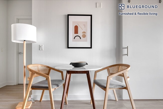 Photo - 311 W Illinois St Unit FL10-ID818