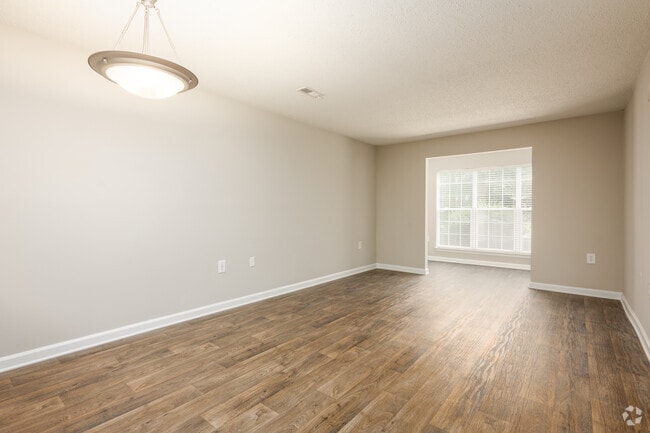 1BR, 1BA - 840SF - Living Room - Alamance Reserve