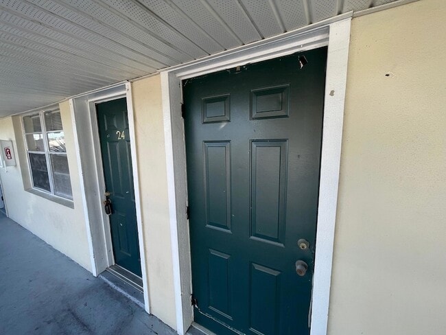 Building Photo - 2170 Knox McRae Dr Unit 24