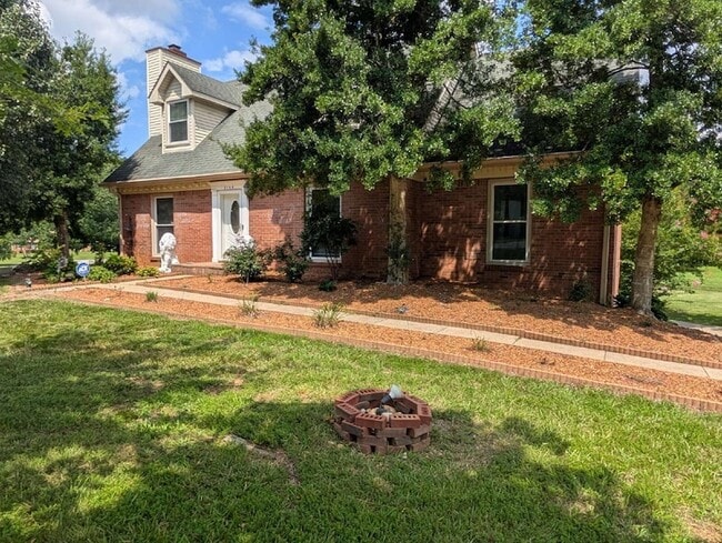 Photo - 2164 New England Pl