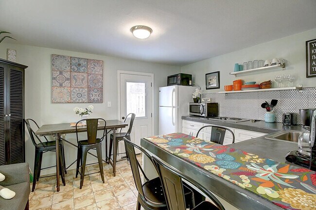 Photo - 134 N Alister St Unit SI ID1023222P