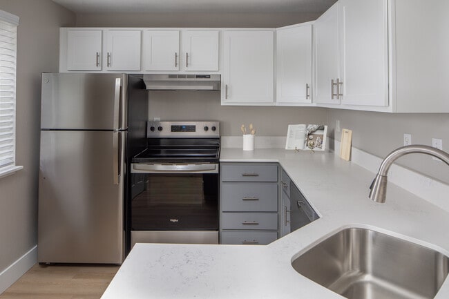 Renovated Kitchen - Avana Birch Pointe