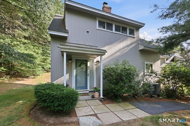 Building Photo - 10 Partridge Ct