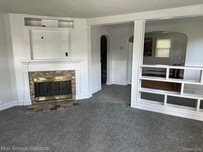 Photo - 1877 Maddy Ln