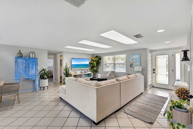 Building Photo - 339 Avenida De Paradisio Unit SI ID1578371P