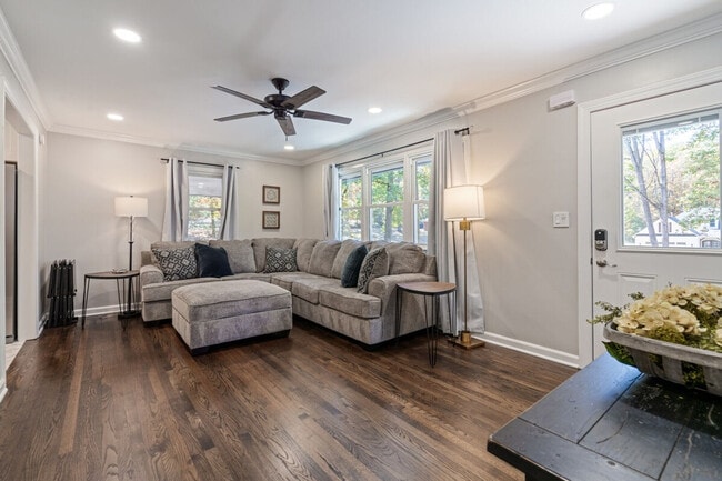Building Photo - 6 Oriole Dr Unit SI ID1234806P