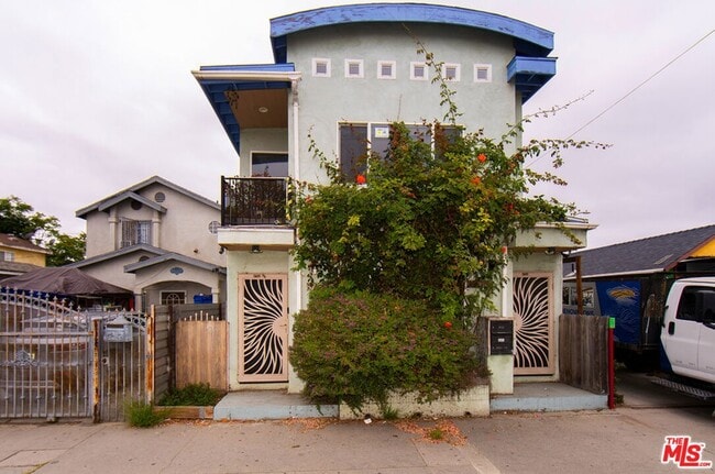 Building Photo - 8510 1/2 San Pedro St