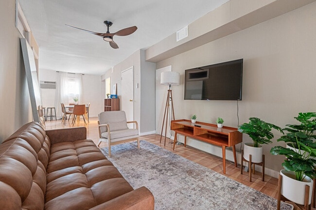 Building Photo - 309 W 28th St Unit ID1390073P