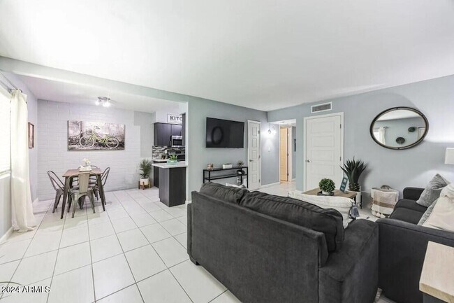 Photo - 1220 N 44th St Unit 3