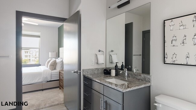 Photo - 551 Crossroads Pkwy Unit 8304