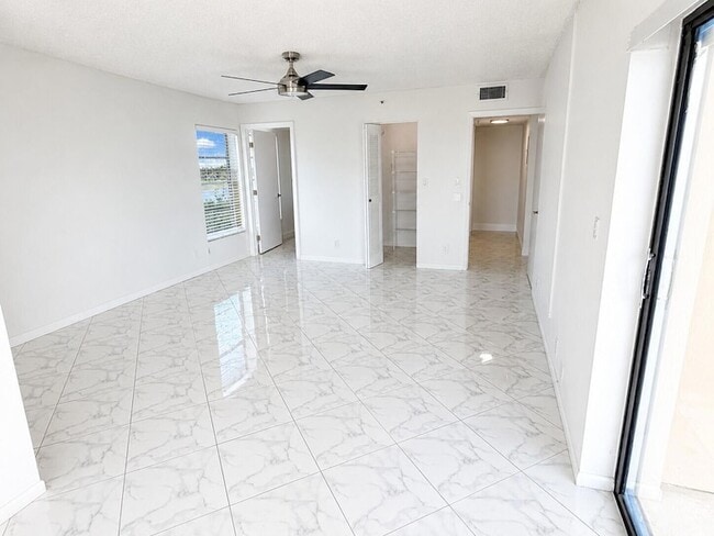 Photo - 7076 Huntington Ln Unit 6080