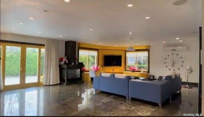 Photo - 215-40 27th Ave