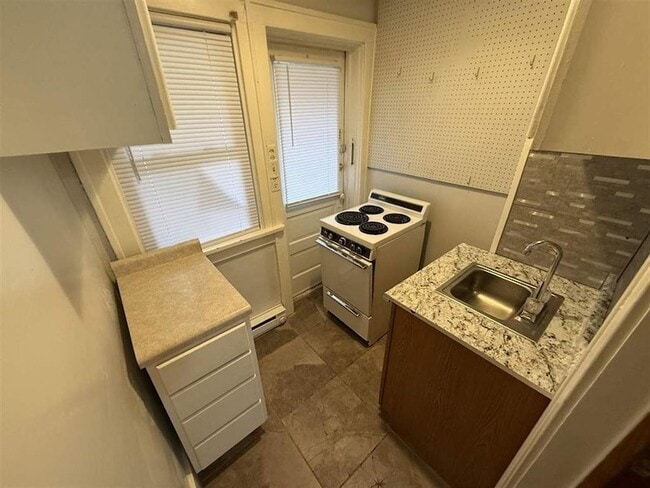 Photo - 10 Howard Pl